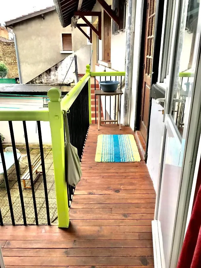 La Pyrénéenne: Spacious Village Retreat with Premium Entertainment Tournay France