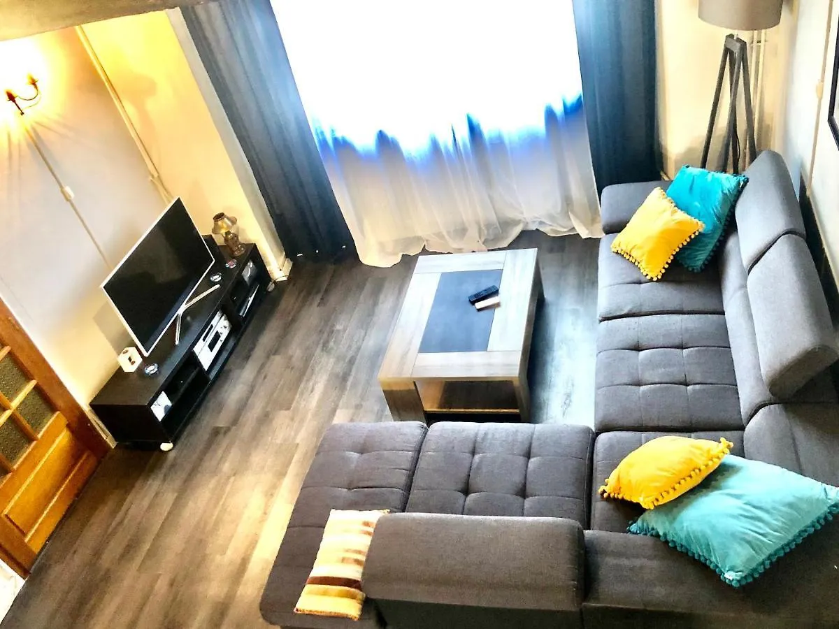 Holiday home La Pyrénéenne: Spacious Village Retreat with Premium Entertainment Tournay France